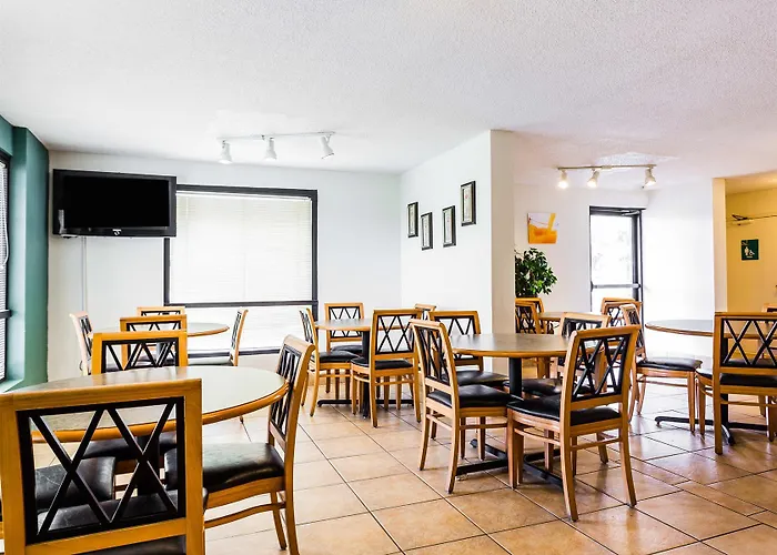 Quality Coliseum Inn 3*