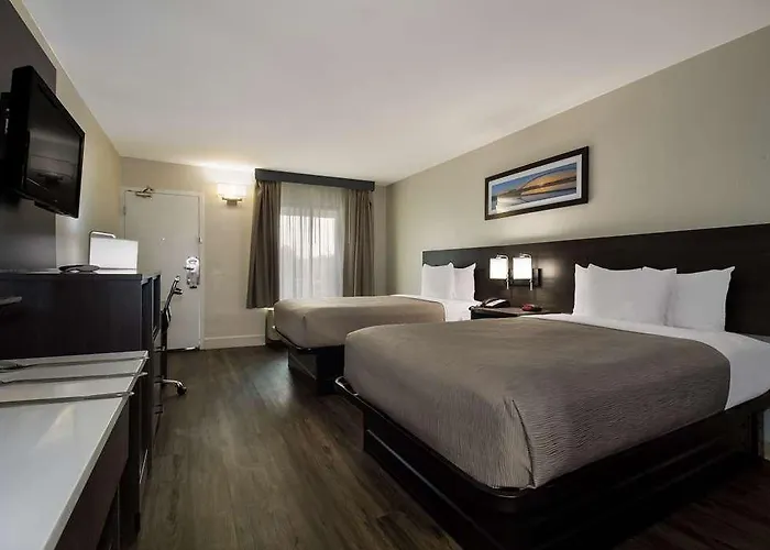 Quality Coliseum Inn