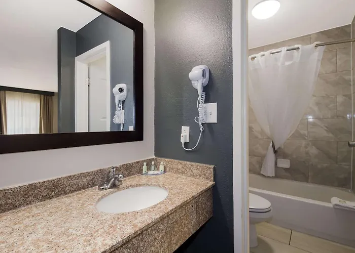 Quality Coliseum 3* North Charleston